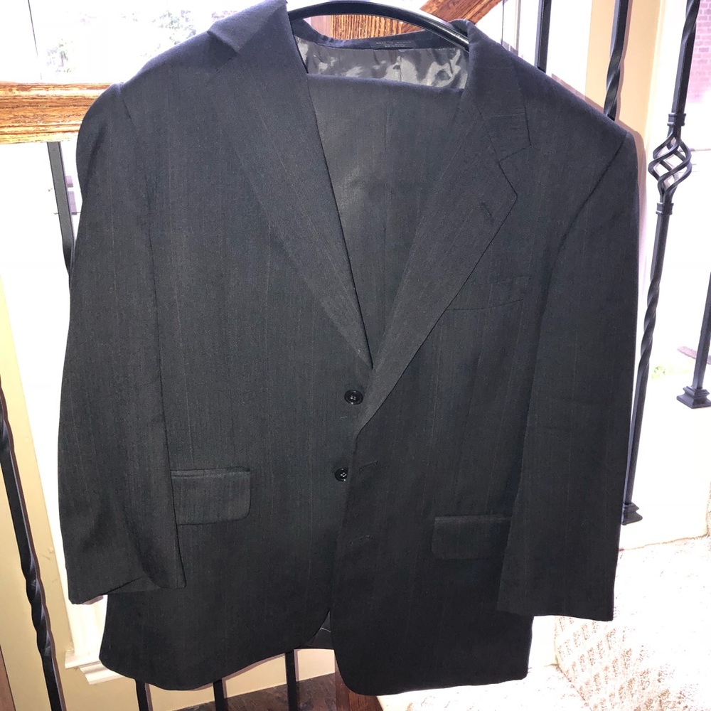 Men’s Albert Nipon 41s black suit